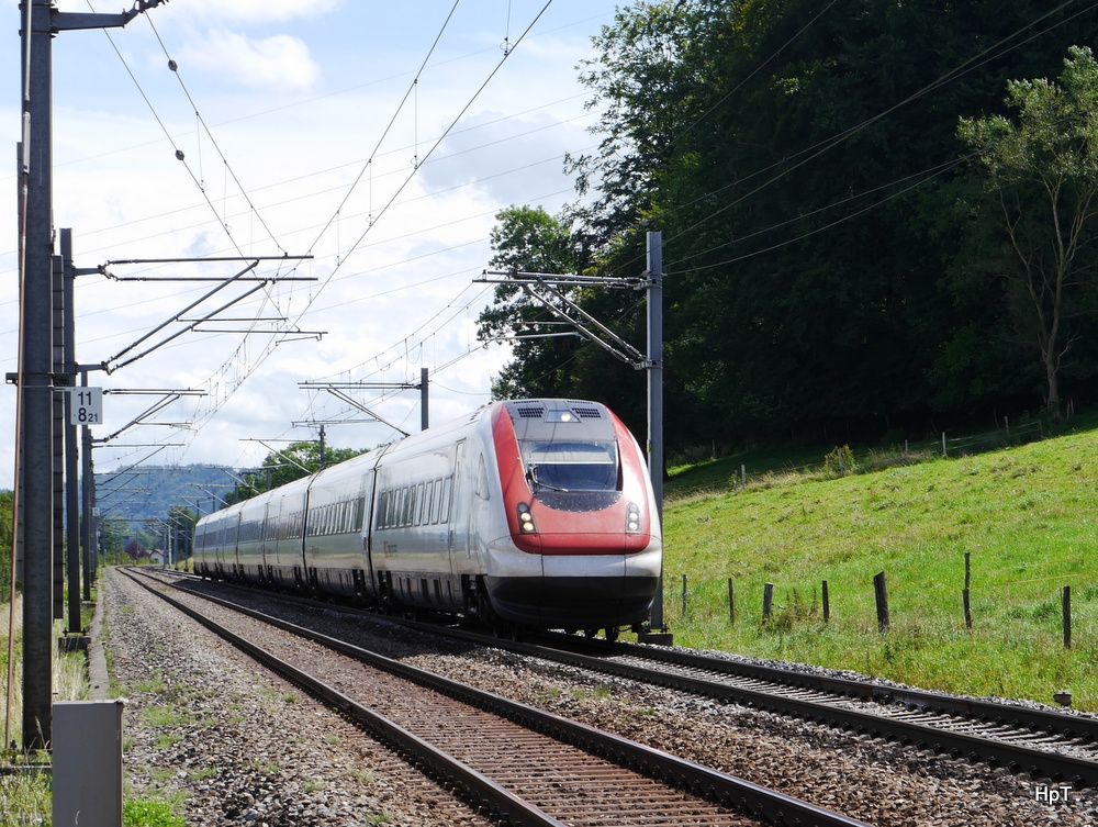 SBB - RE Bern - Biel mit einem ICN unterwegs bei Münchenbuchsee am 09.08.2014