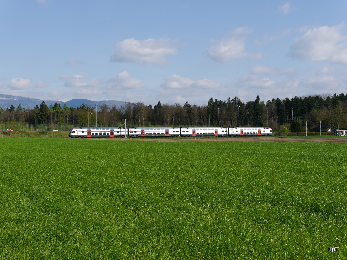 SBB - RE von Olten nach Bern unterwegs bei Herzogenbuchsee am 13.04.2017