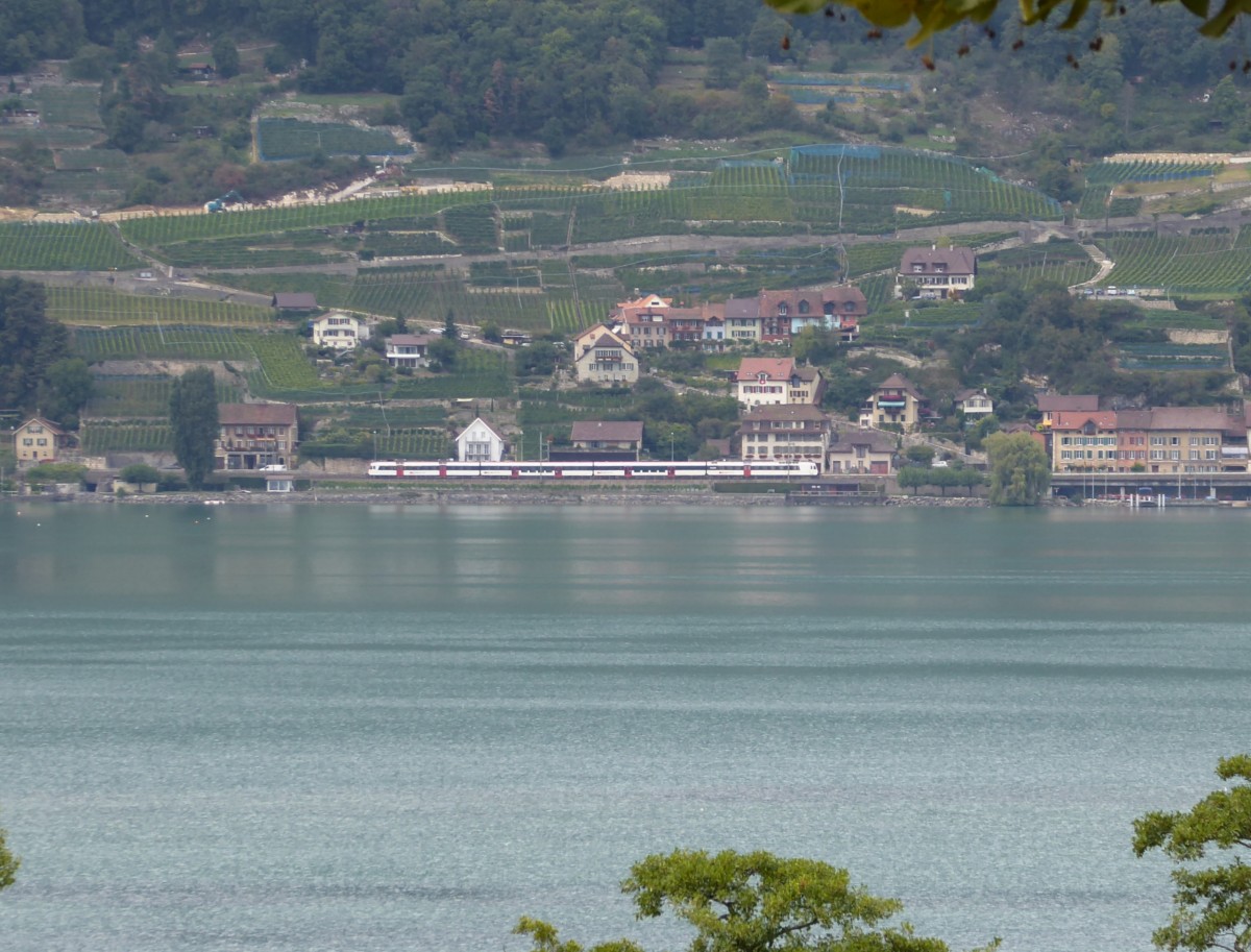 SBB - Regio von Biel nach Neuenburg unterwegs am Bielersee am 03.09.2015