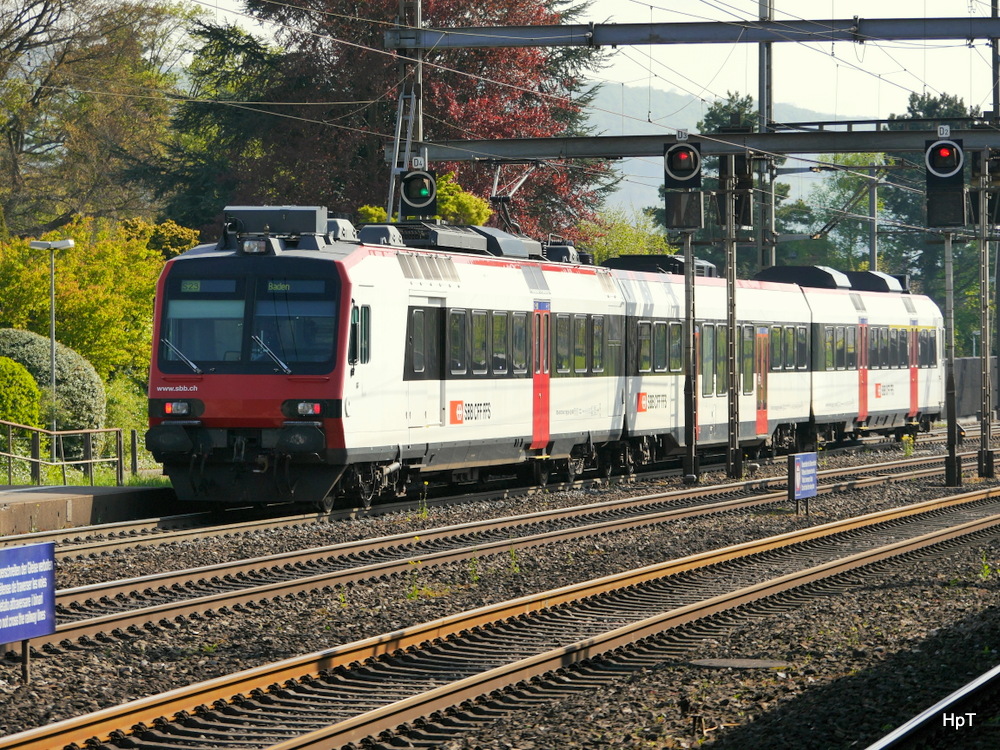 SBB - Regio nach Baden bei der ausfahrt aus dem Bahnhof von Rupperswil am 20.04.2014