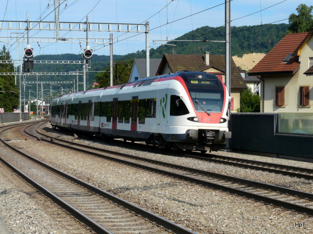 SBB - Regio nach Olten mit dem Triebzug RABe 521 029-9 in Sissach am 18.08.2013