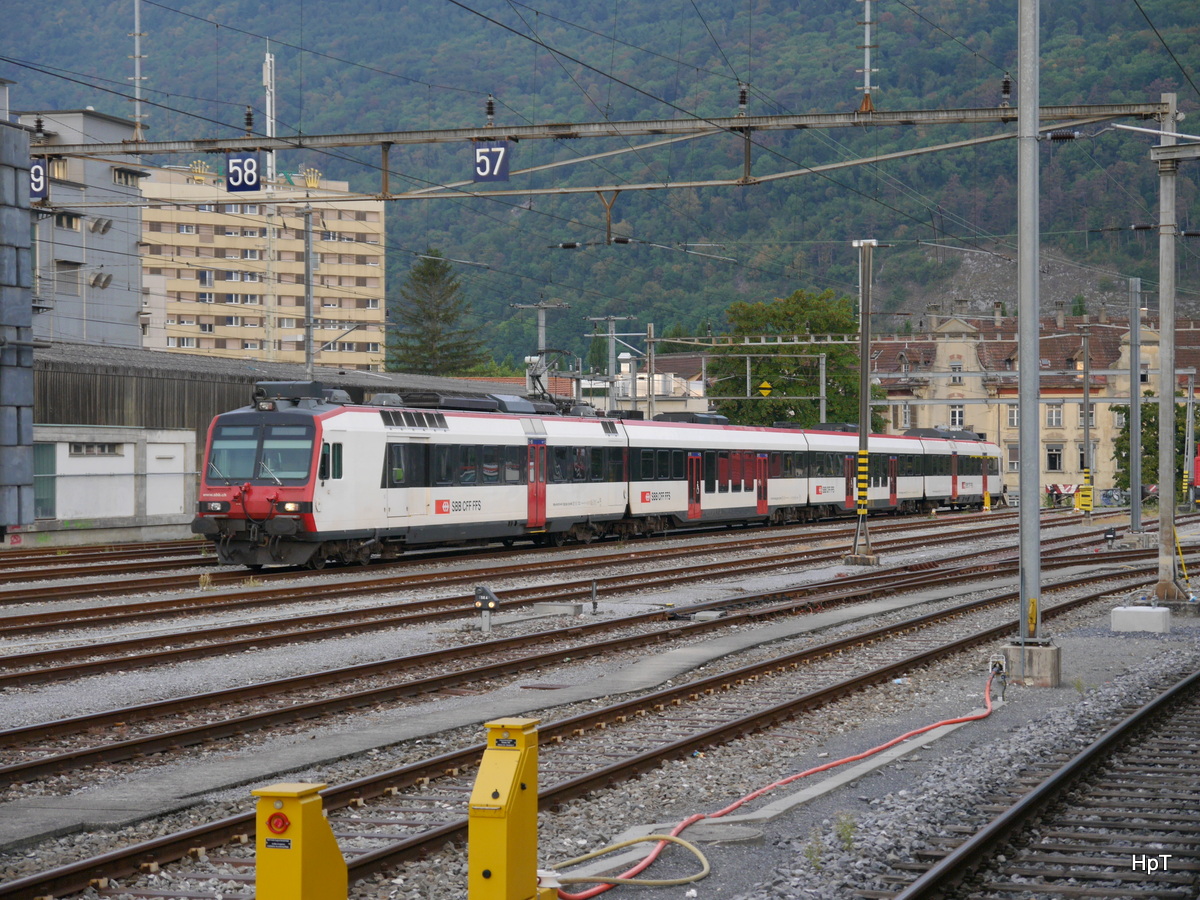 SBB - Reserve Pendelzug abgestellt im Bahnhofsareal im Bahnhof Biel am 04.09.2016