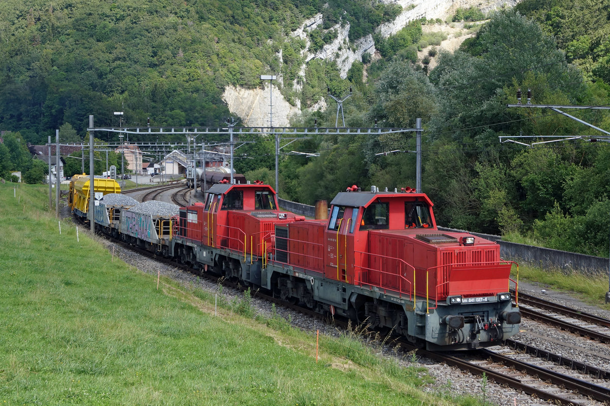 SBB Schotterzug mit Am 841 Doppeltraktion bei Reuchenette-Péry am 22. Juni 2020.
Foto: Walter Ruetsch