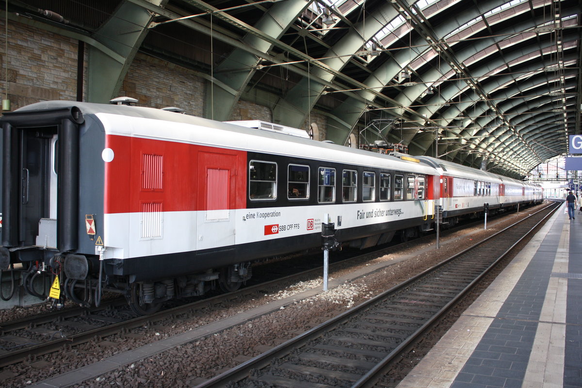 SBB Schulzug 2009 in Berlin Ostbahnhof, Gleis 1. Der Zug wurde von der DB für 8 Wochen angemietet und machte als Präventionszug eine erfolgreiche Tour durch Deutschland.