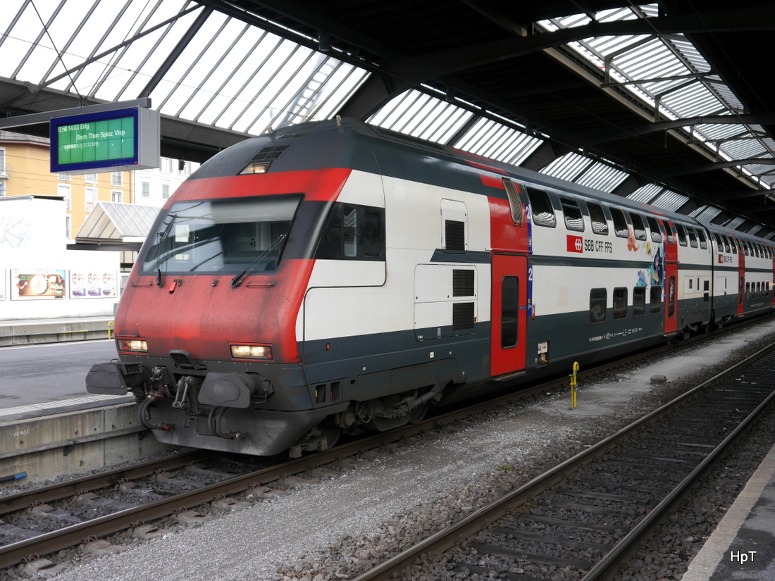 SBB - Steuerwagen 2 Kl. Bt 50 85 26-94 929-4 im HB Zürich am 31.01.2015