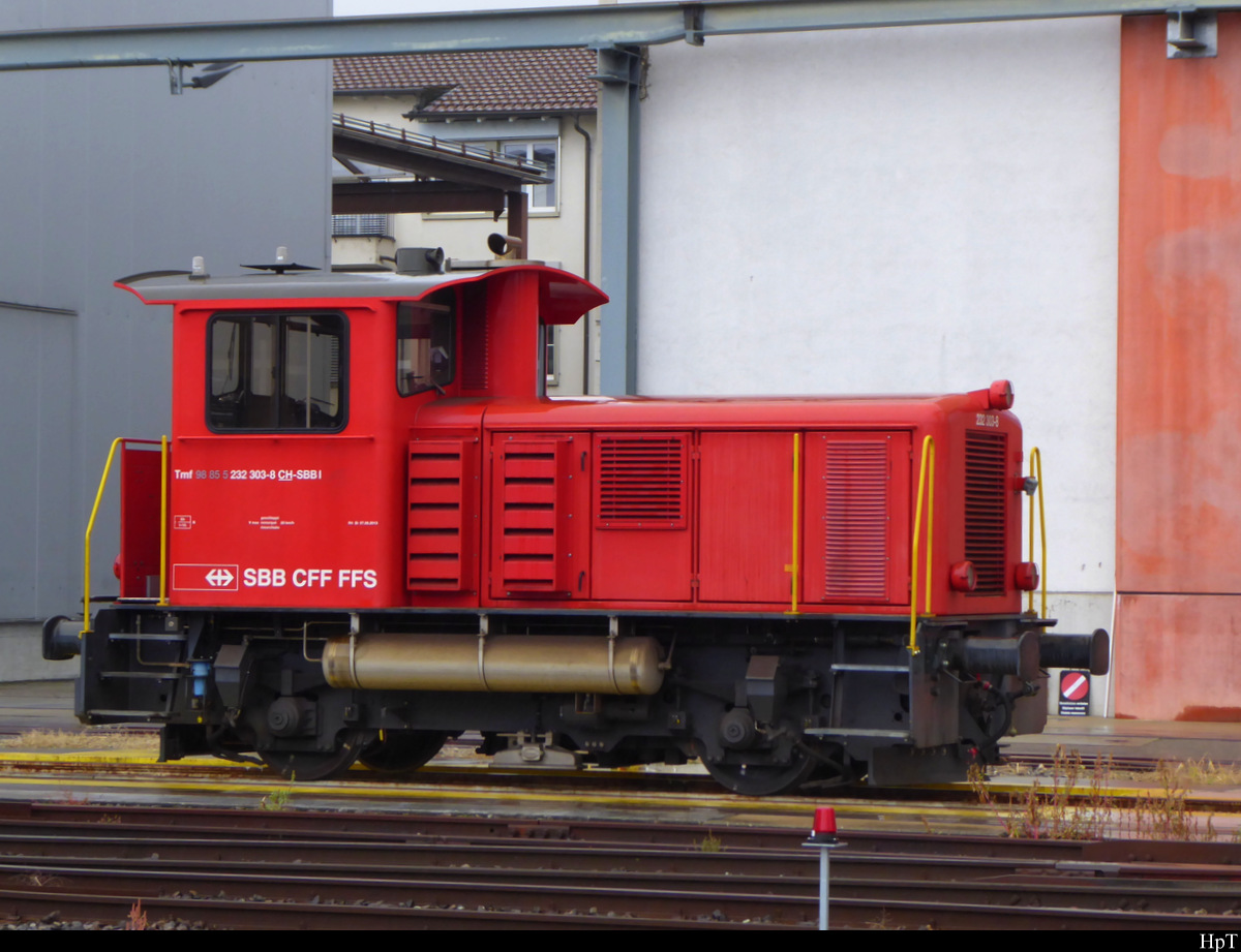 SBB - Tm 2.2  232 303-8 abgestellt im Areal SBB Areal des IW Biel am 06.10.2019
