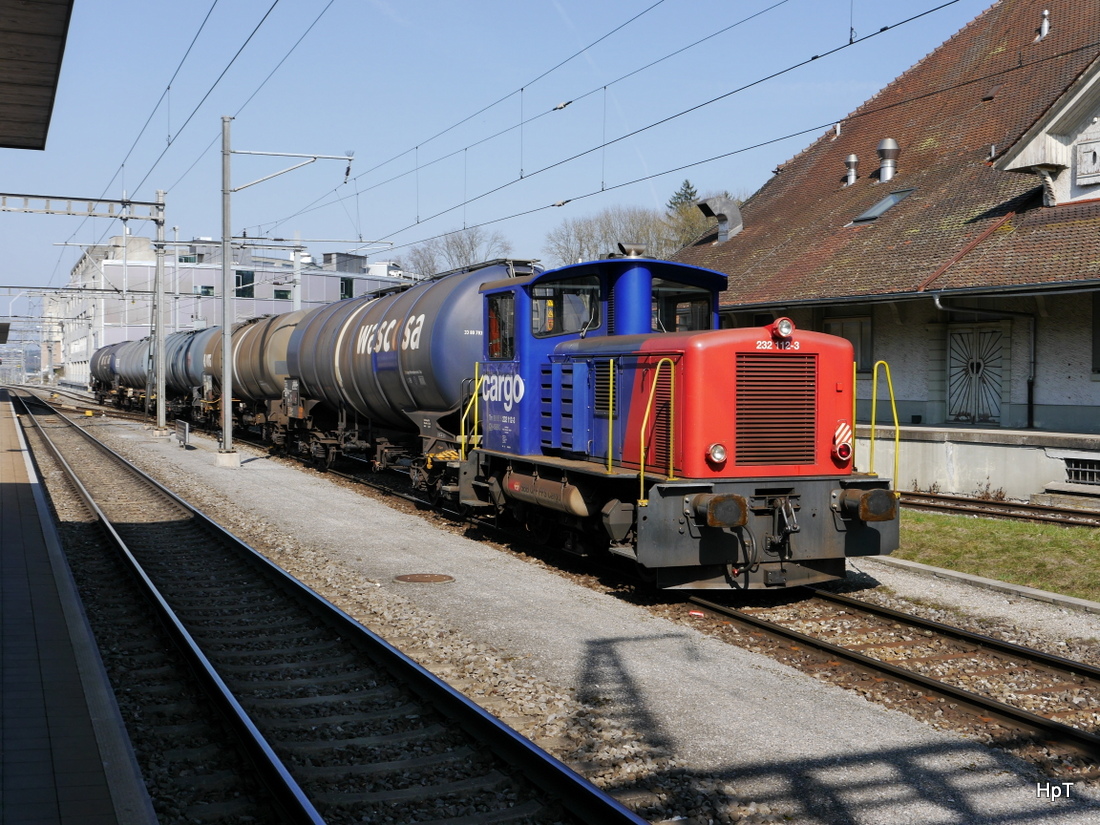 SBB - Tm 2/2  232 112-3 bei Rangierarbeiten im Bahnhof Zollikofen am 23.03.2015