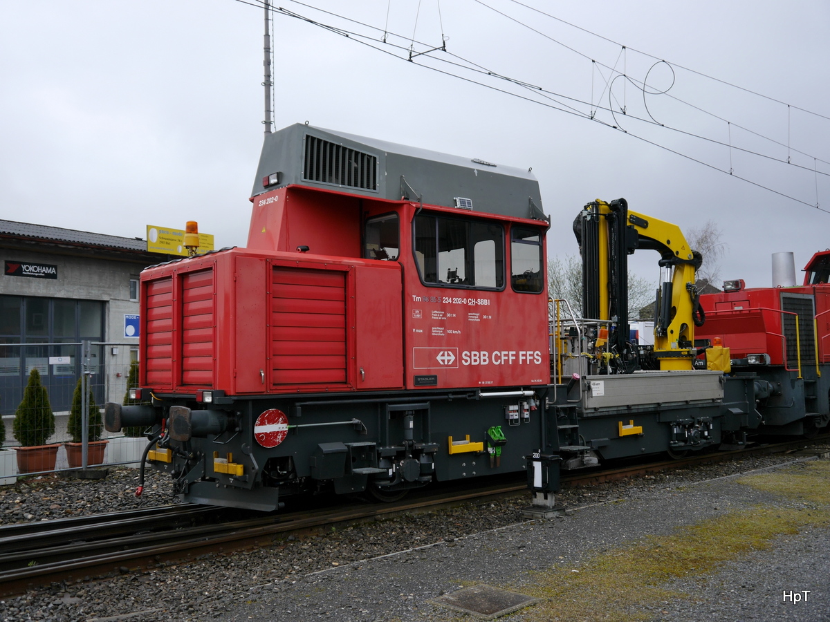 SBB - Tm 2.2 234 202-0 im Güterbahnhof von Biel abgestellt am 31.03.2018