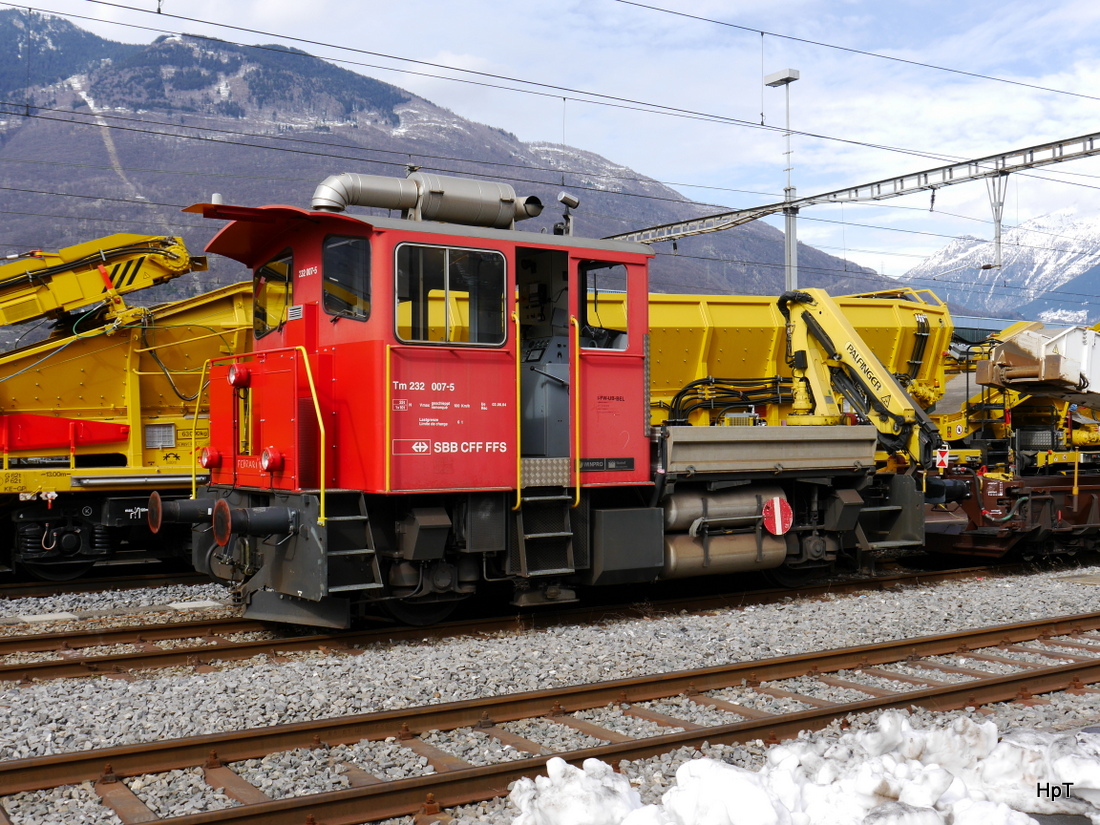 SBB - Tm 232 007-5 in Giubiasco am 27.02.2015