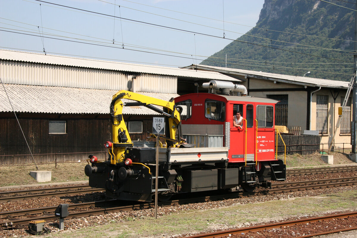 SBB Tm 232 015-8 in Mendrisio am 21. Juli 2006.