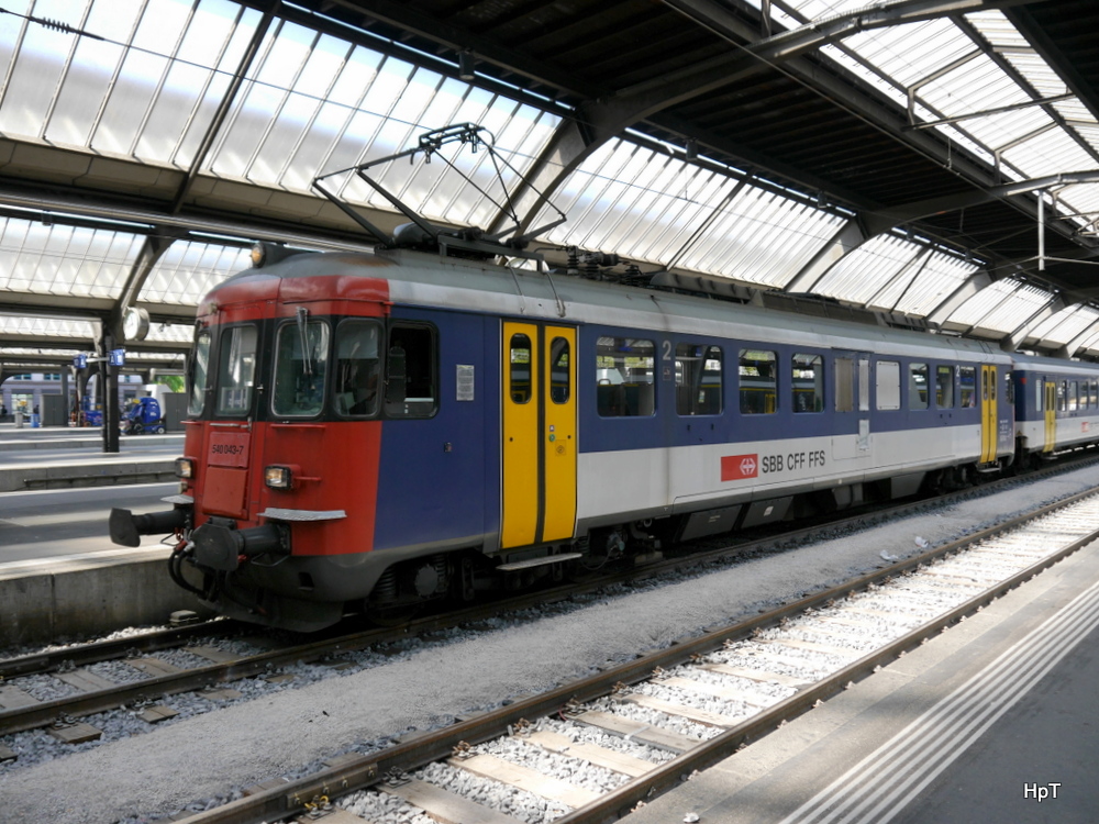 SBB - Triebwagen RBe 4/4 540 043-7 im HB Zürich am 17.05.2014