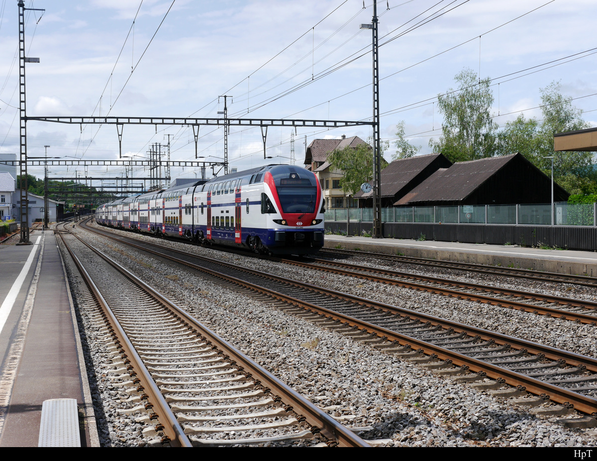 SBB - Triebzüge RABe 511 040 und RABe 511 031 bei der durchfahrt im Bahnhof Rupperswil am 15.06.2019