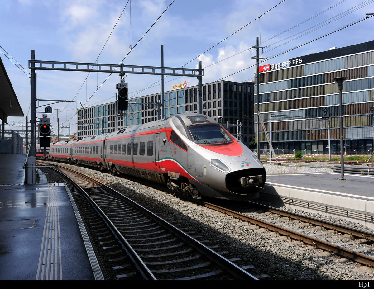 SBB - Triebzug ETR 610 008 bei der durchfahrt in der Haltestelle Bern Wankdorf am 06.08.2019