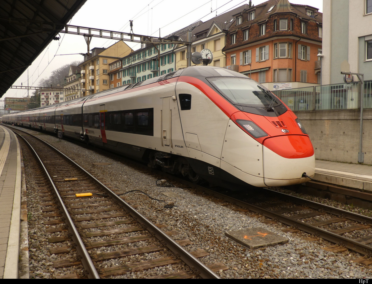 SBB - Triebzug RABe 501 021 im Bhf. Olten am 06.02.2021