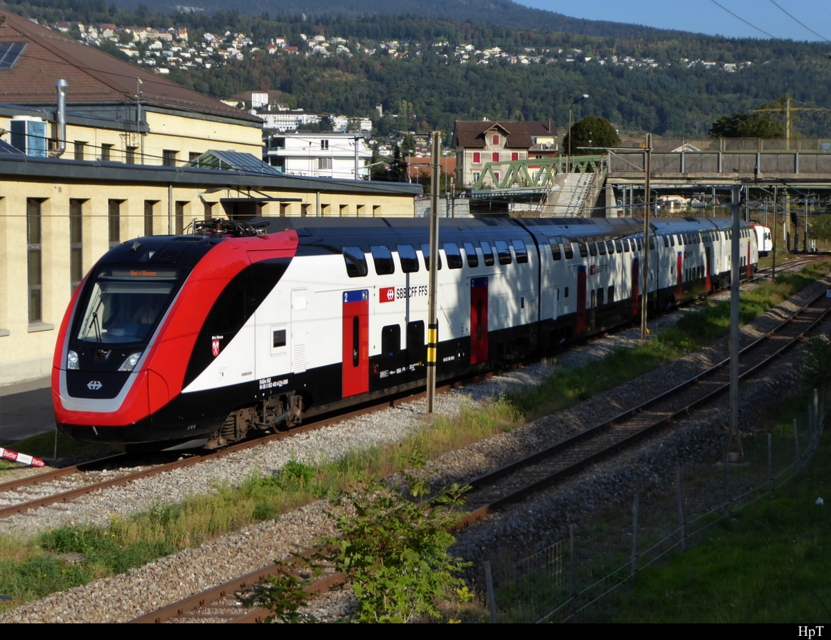 SBB - Triebzug RABe 502 402 mit dem Wappen von Biel/Bienne zur Besichtigung anlässlich eines Tag der offen Tür der erweiterten Serviceanlage in Biel am 21.09.2019