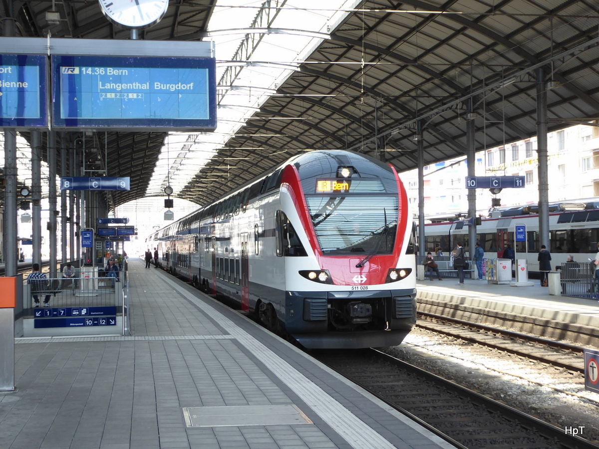 SBB - Triebzug RABe 511 028 im Bahnhof Olten am 07.04.2017