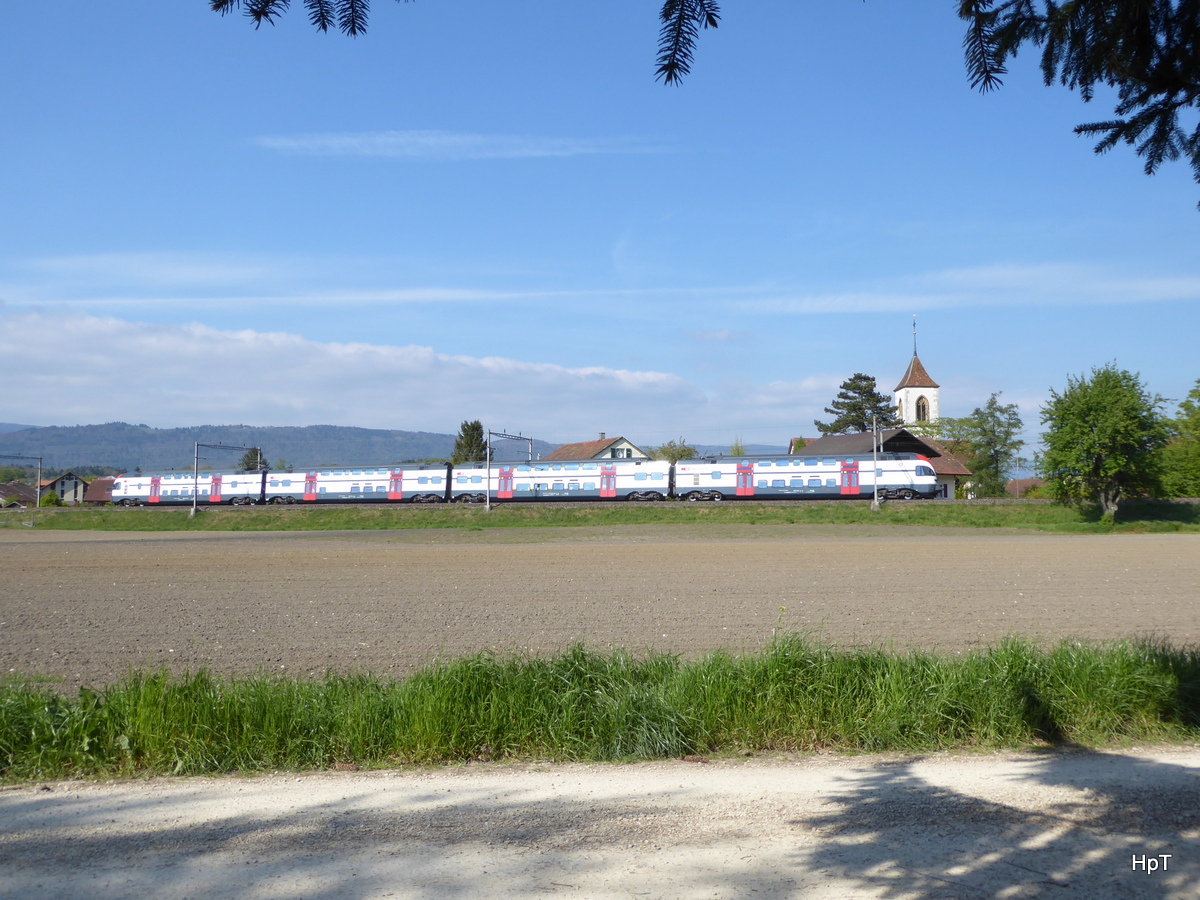 SBB - Triebzug RABe 511 124 unterwegs bei Aegerten am 22.04.2017
