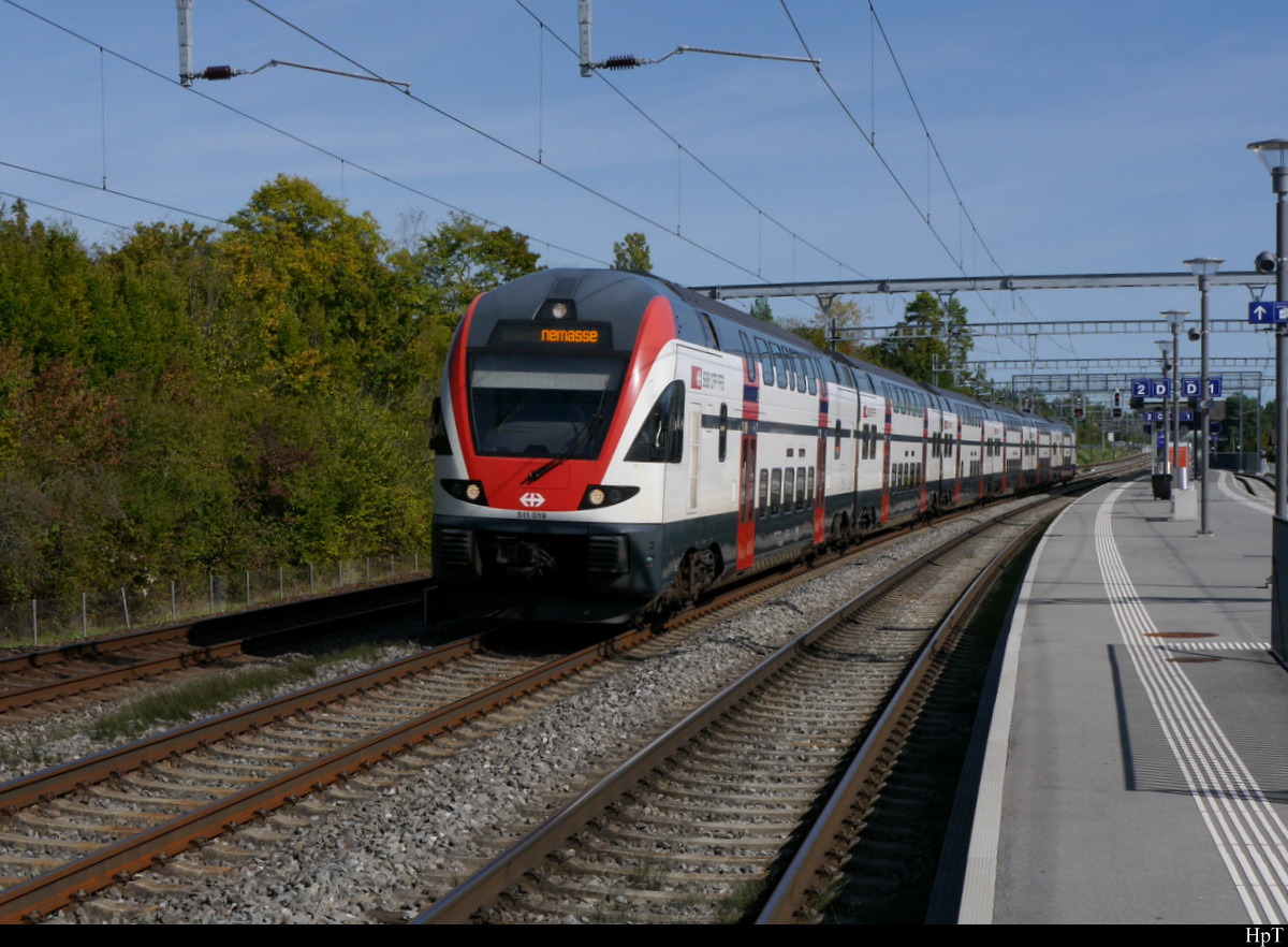 SBB - Triebzug RABe 511 019 bei der durchfahrt in Mies am 08.10.2020