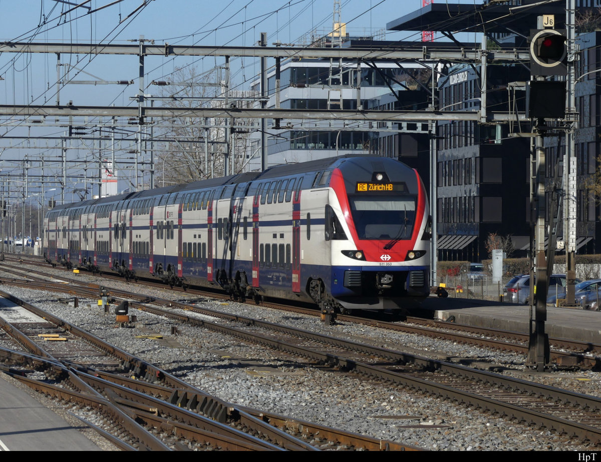 SBB - Triebzug RABe 511 053 bei der durchfahrt im Bahnhof Altstetten am 21.02.2021