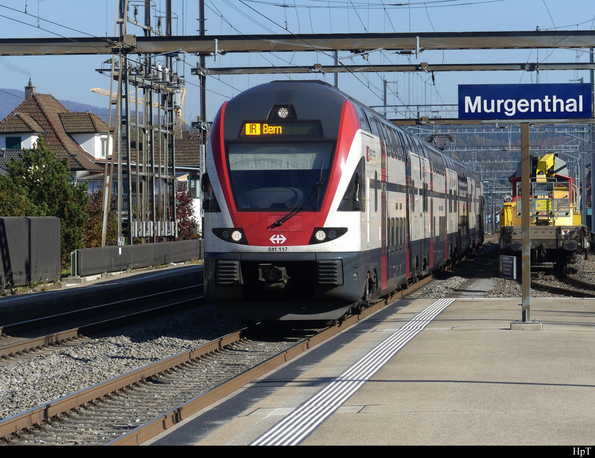 SBB - Triebzug RABe 511 117 bei der durchfahrt im Bhf. Murgenthal am 24.10.2021