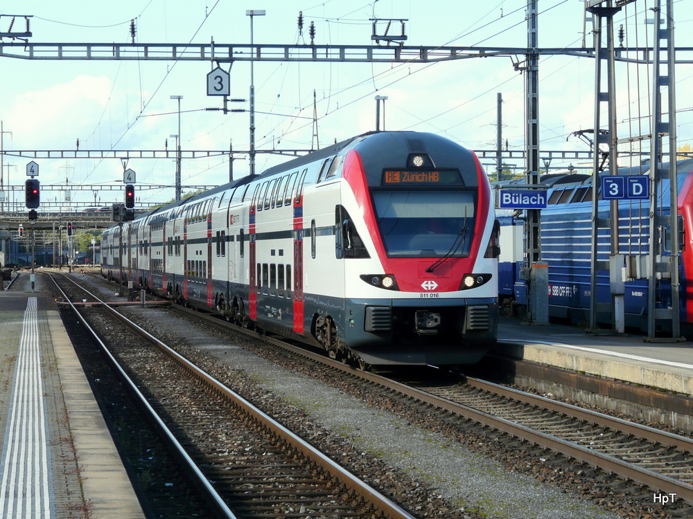 SBB - Triebzug RABe 511 016-3 bei der einfahrt in Bülach am 17.10.2013