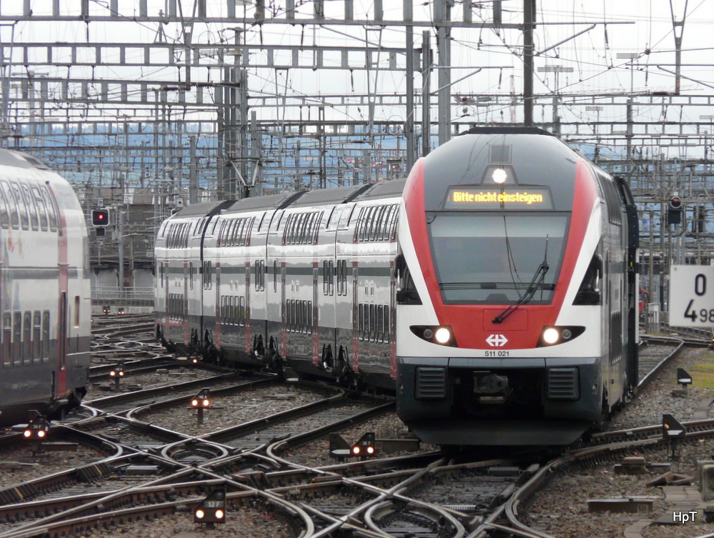 SBB - Triebzug RABe 511 021 bei der einfahrt in den HB Zürich am 16.02.2014