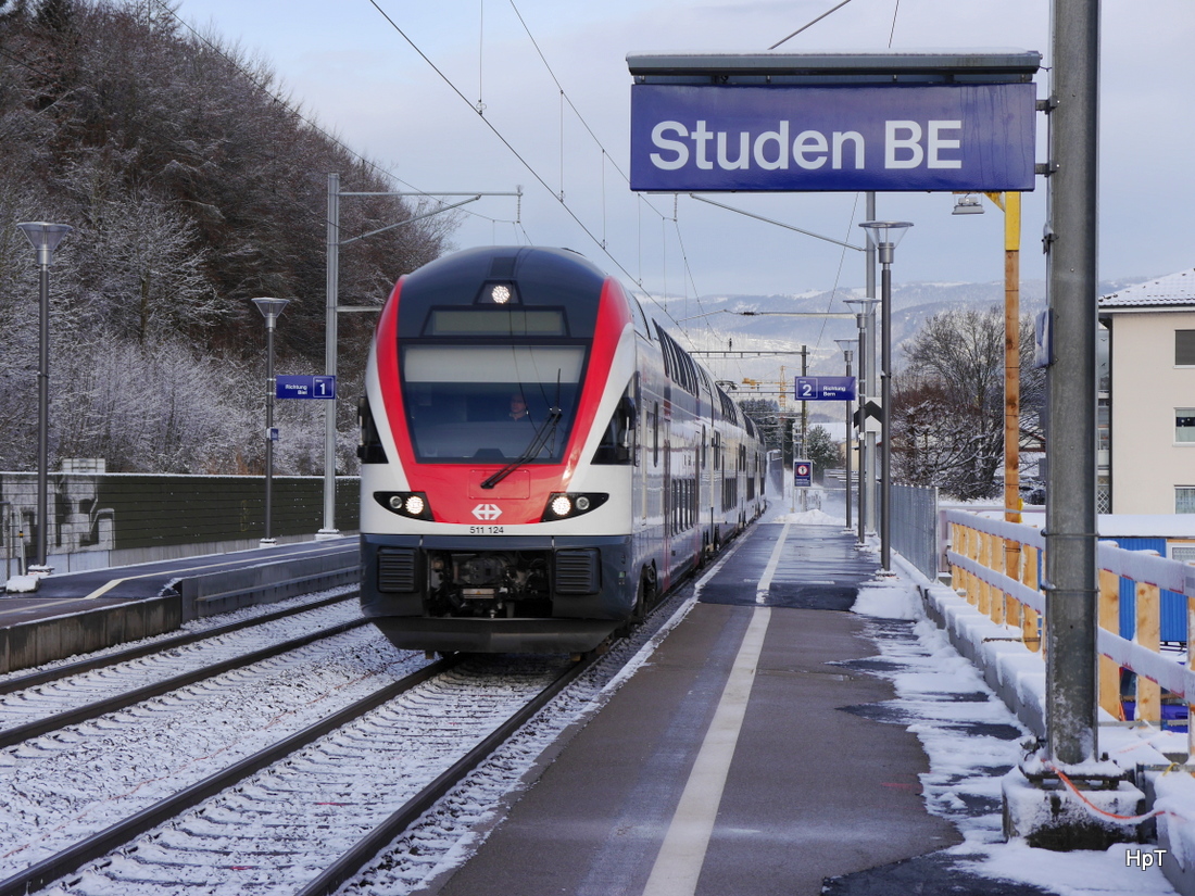 SBB - Triebzug RABe 511 124 unterwegs als RE Biel - Bern bei der durchfahrt in Studen am 31.01.2015