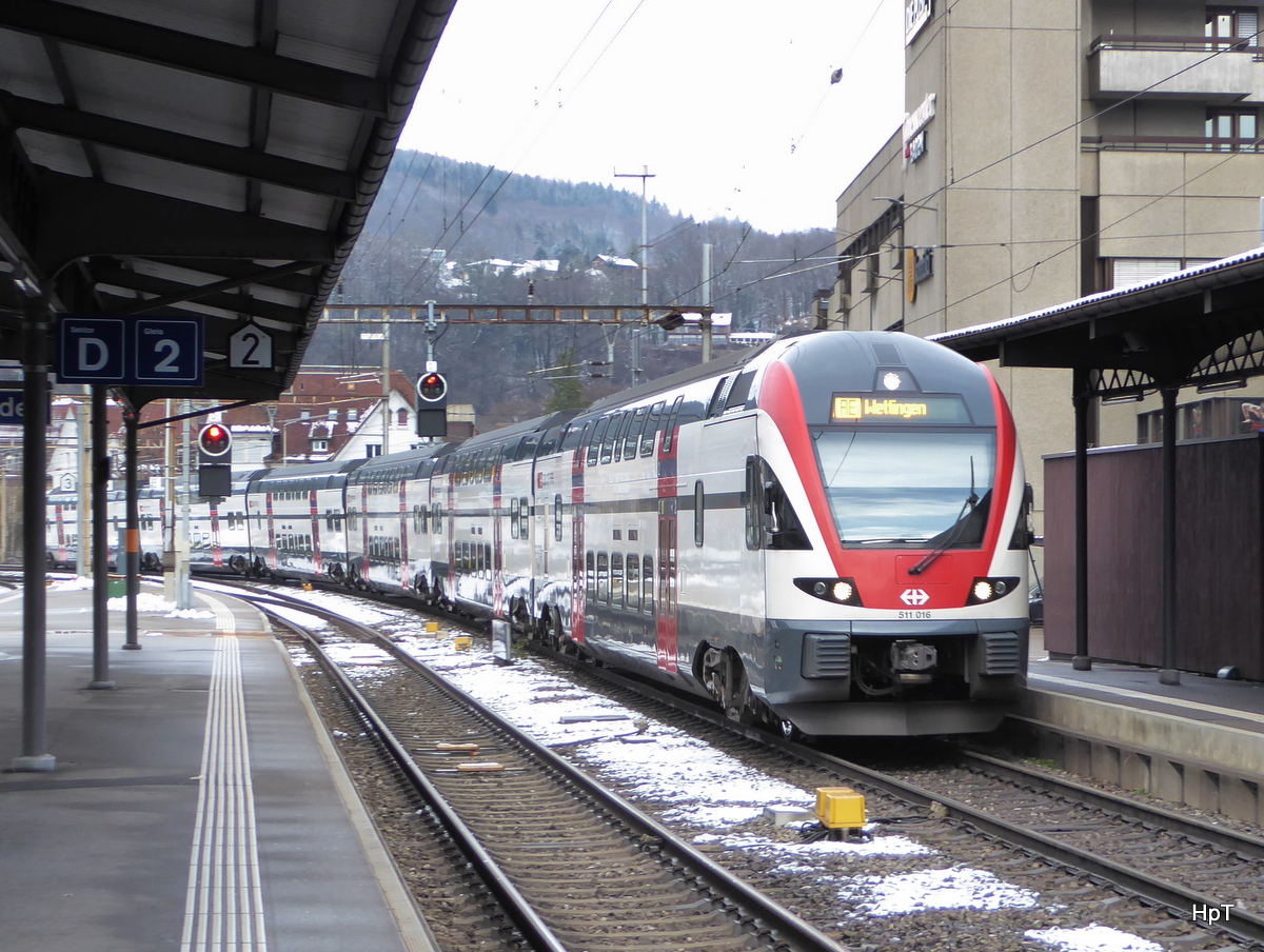 SBB - Triebzug RABe 511 016-3 bei der einfahrt in Baden am 16.01.2016