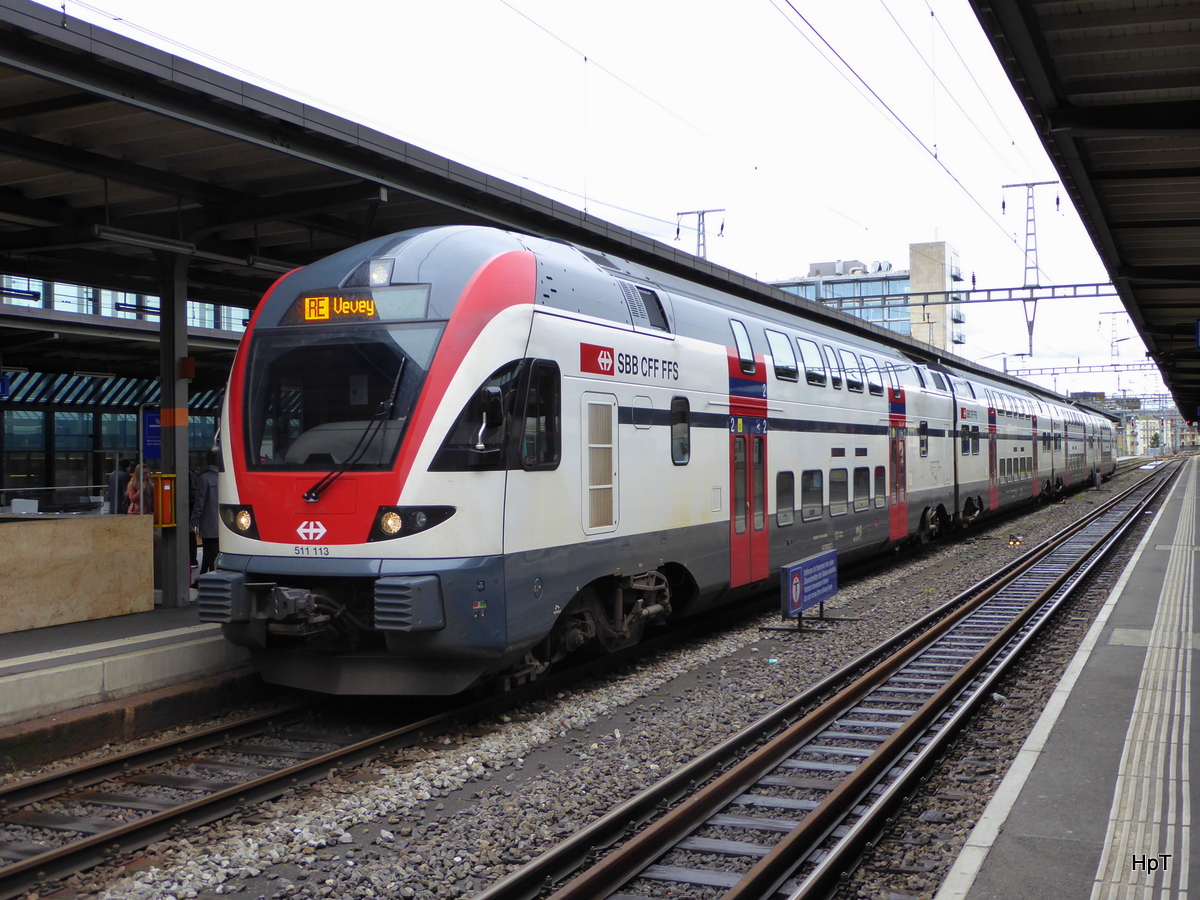 SBB - Triebzug RABe 511 113-8 im Bahnhof Genf am 01.05.2016