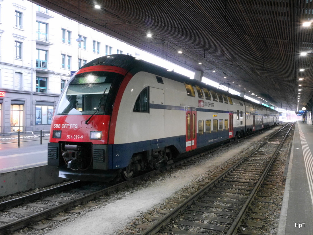 SBB - Triebzug RABe 514 019-9 im HB Zürich am 02.01.2015