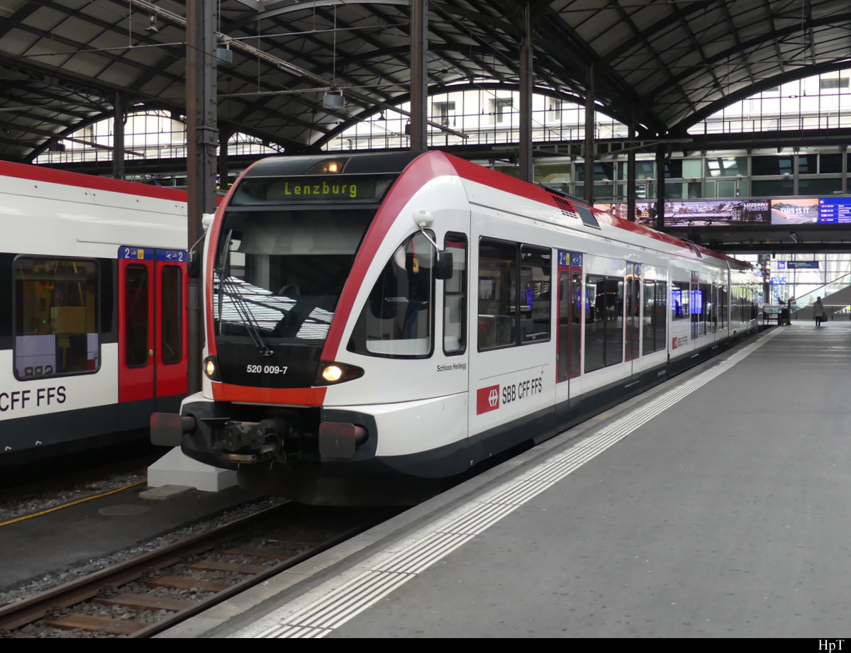 SBB - Triebzug RABe 520 009 als Regio nach Lenzburg im Bahnhof von Luzern am 06.02.2021