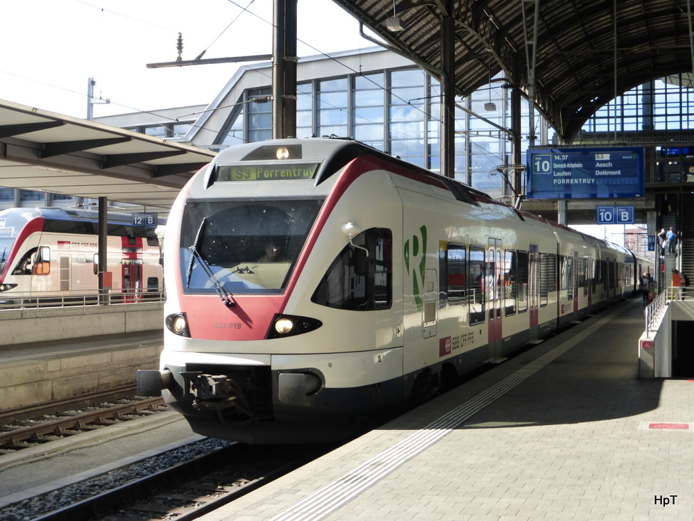 SBB - Triebzug RABe 521 019 im Bahnhof Basel SBB am 20.09.2014