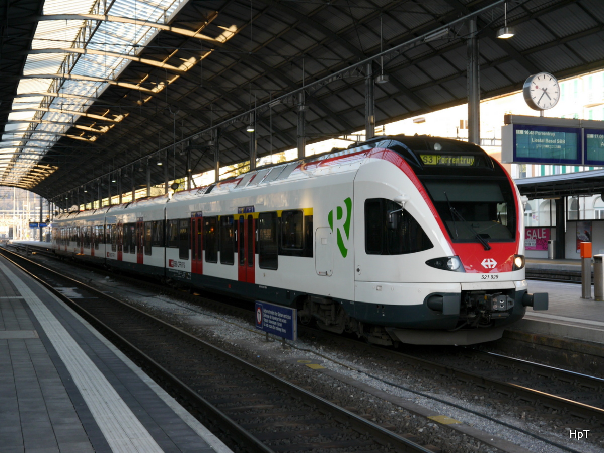 SBB - Triebzug RABe 521 029 im Bahnhof Olten am 23.01.2016