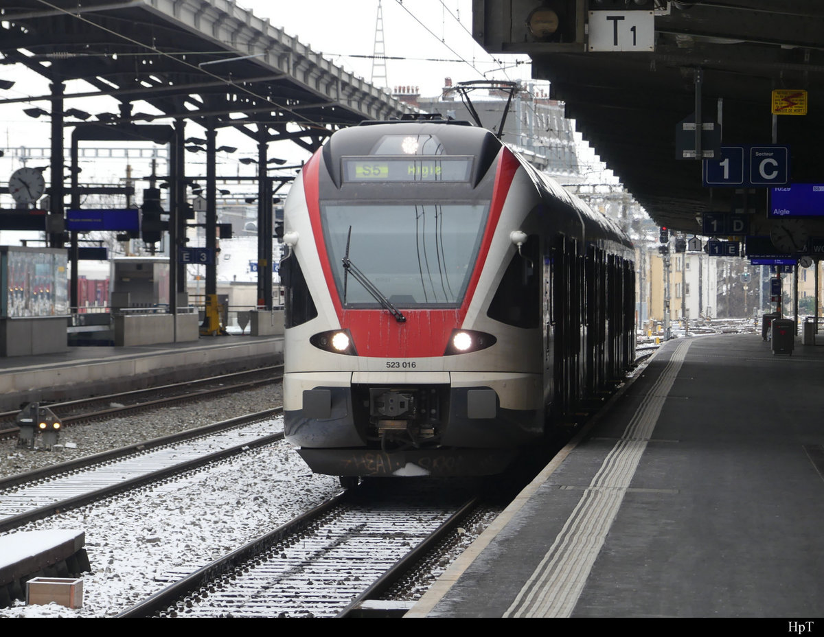 SBB - Triebzug RABe 523 016 in Lausanne am 13.02.2021