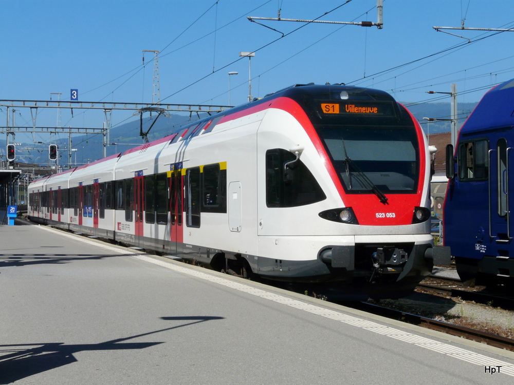 SBB - Triebzug RABe 523 053 im Bahnhof von Yverdon-les-Bains am 04.09.2013