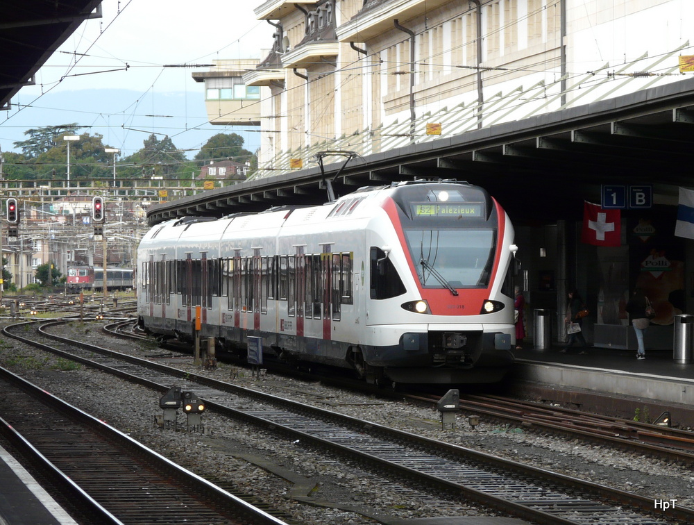 SBB - Triebzug RABe 523 018-5 im Bahnhof Lausanne am 17.09.2013