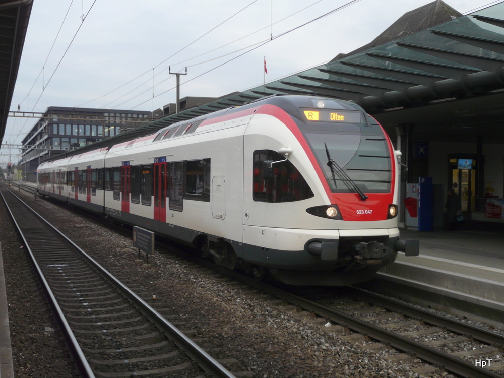 SBB - Triebzug RABe 523 047 im Bahnhof Solothurn am 25.01.2014