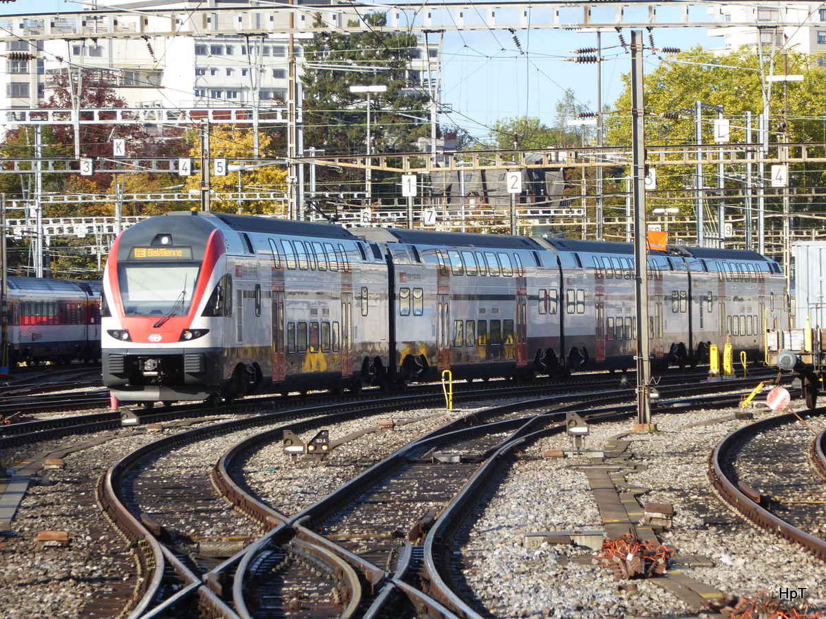 SBB - Triebzug RABe04.10.2015 511 106-2 im Bahnhofsareal in Bern am 