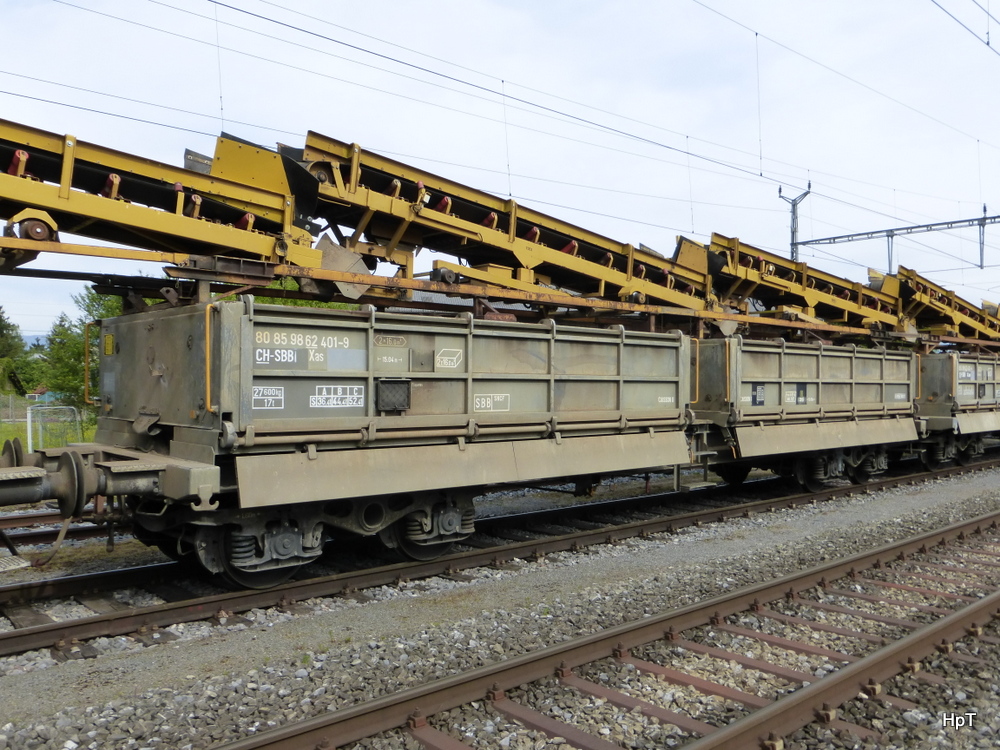 SBB - Wagen Xas  80 85 98 62 401-9 in Kerzers am 06.05.2014