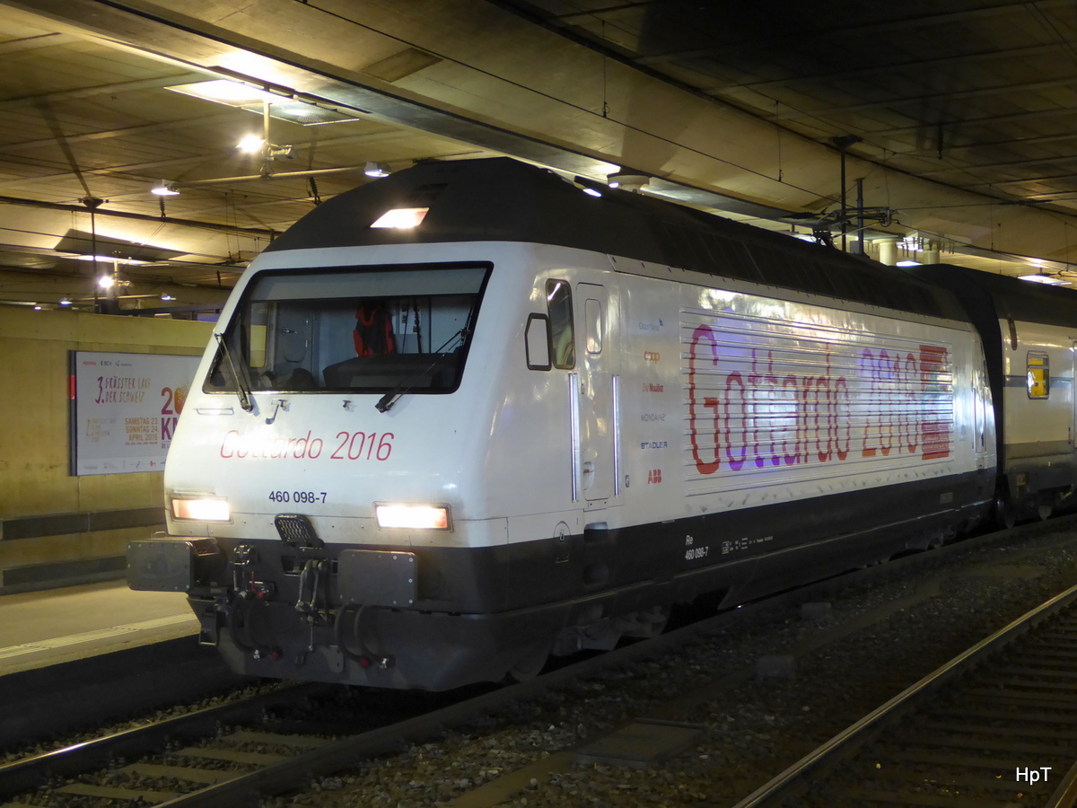 SBB - Werbelok 460 098-7 im Bahnhof Bern am 25.03.2016
