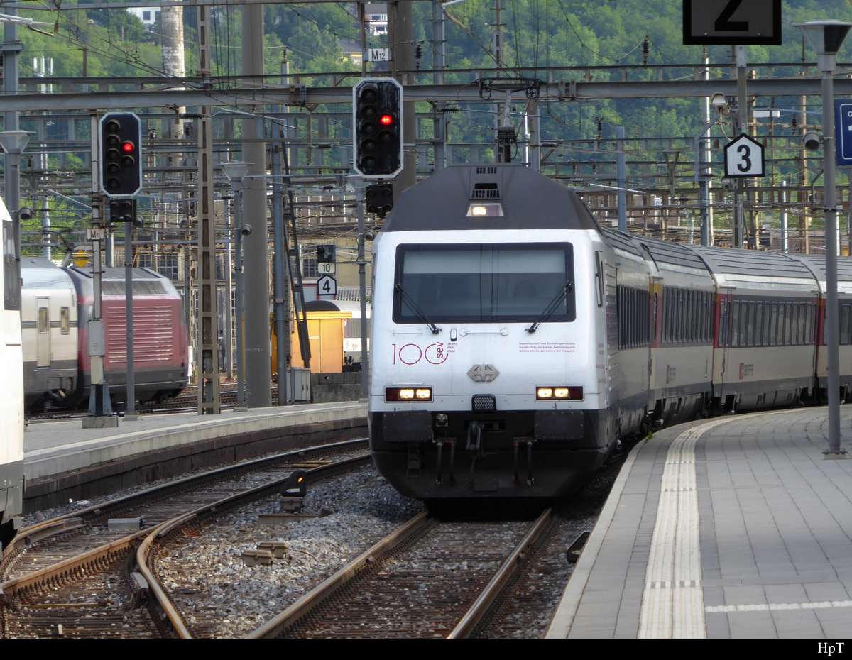 SBB - Werbelok 460 113-1 bei der einfahrt im Bahnhof Olten am 09.06.2019