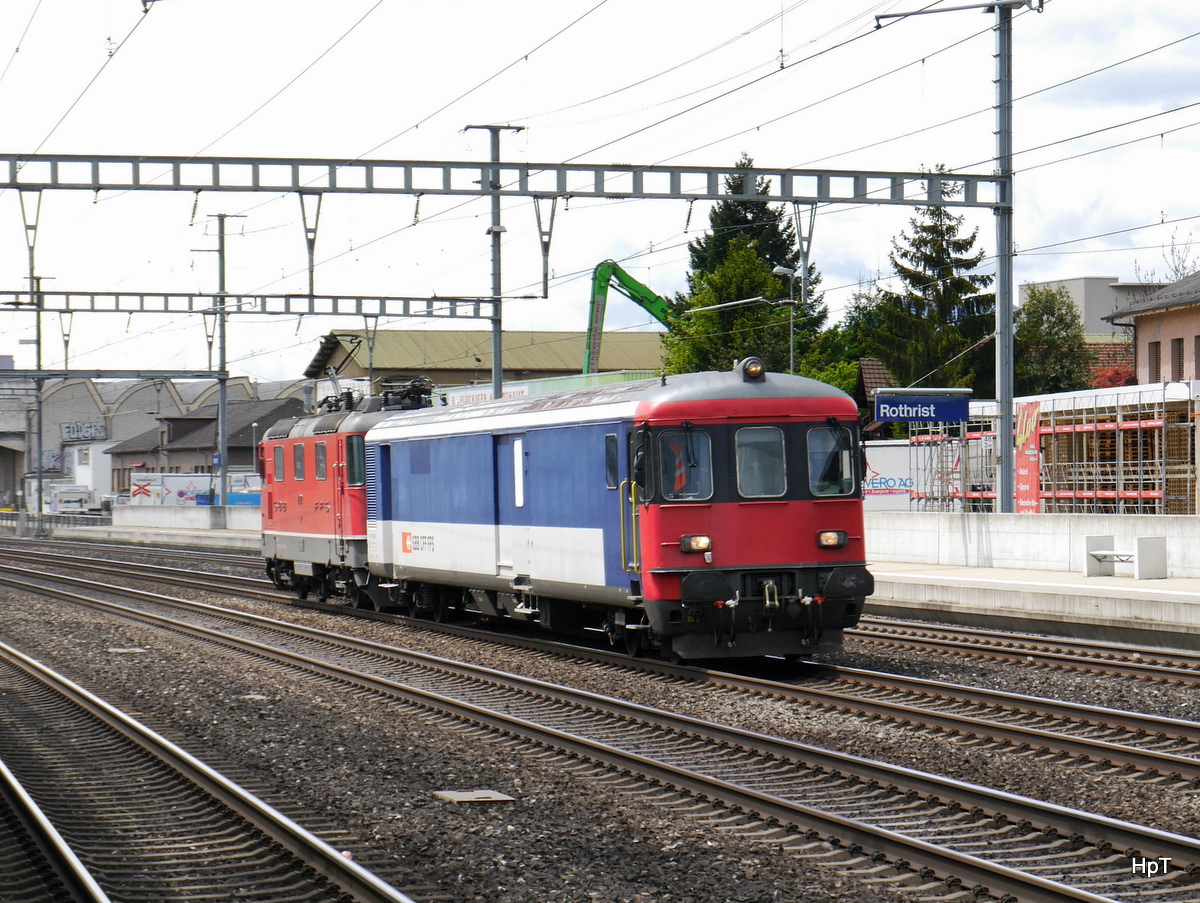 SBB - Zufalls Schnappschuss des Fahrendes Gefängnis St 50 85 89-33 900-3 bei der Durchfahrt in Rothrist am 03.05.2017