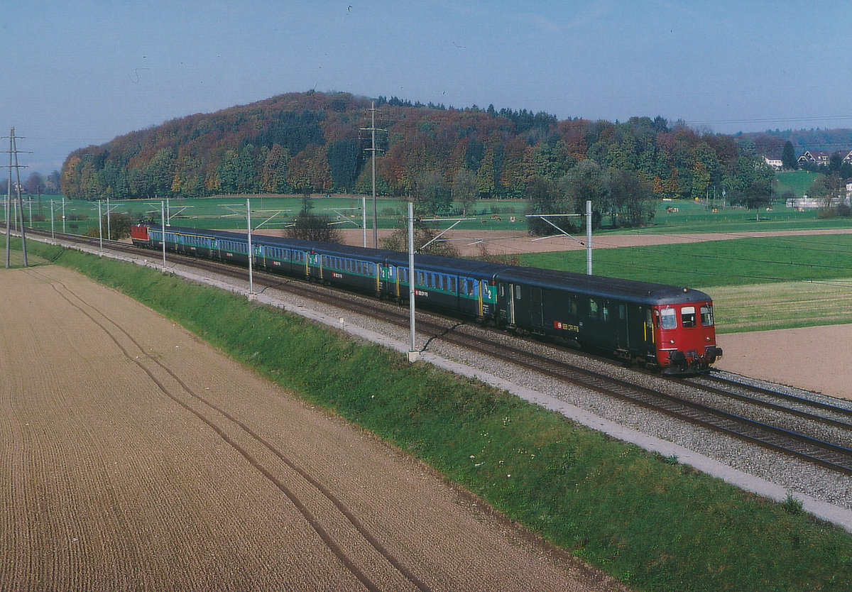 SBB: Zugsformationen aus dem Jahre 2000.
Regionalzug mit EW II-Wagen bei Bettenhausen im Juli 2000.
Foto: Walter Ruetsch