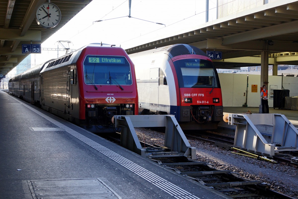 SBB - Zur Einweihung der neuen Durchmesserlinie: Vom Donnerstag 12. Juni, bis Sonntag, 15. Juni 2014 feierten die SBB und der Zürcher Verkehrsverbund ZVV die Eröffnung der Durchmesserlinie. Seit Sonntag fahren die ersten S-Bahn-Züge durch den neuen Bahnhof Löwenstrasse und den Weinbergtunnel. Mit dem letzten Zug in der Nacht auf Sonntag wurden die Gleise 51 bis 54 beim Flügelbahnhof Sihlpost stillgelegt. Das Provisorium wird in den nächsten Wochen abgebrochen. Noch am 5. Juni 2014 wurden die Gleise 53 A und 54 A, belegt mit dem Doppelstock-Pendelzug RABe 450 049 der ersten Generation als S 2 nach Effretikon  und dem Doppelstock-Triebzug RABe 514 011 6 der zweiten Generation dokumentiert.
Foto: Walter Ruetsch  