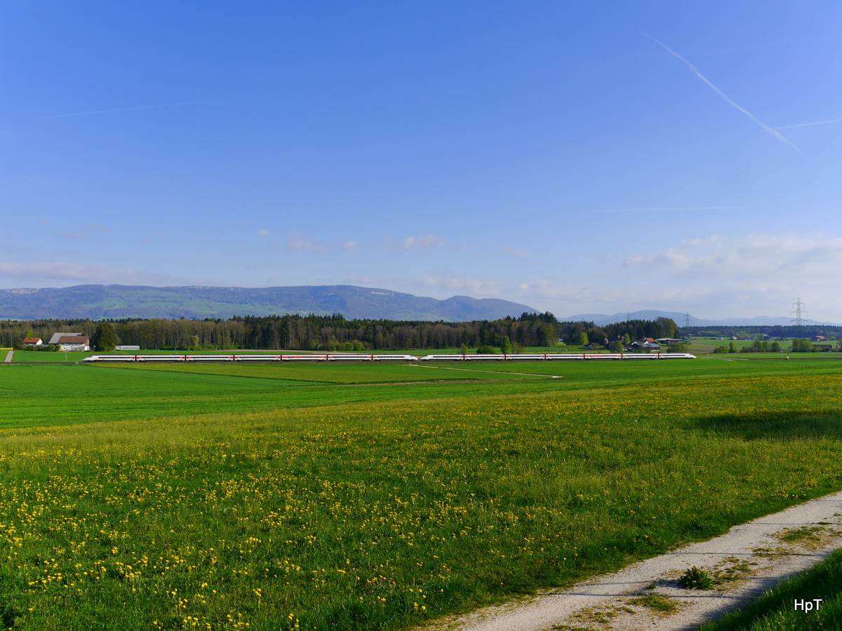 SBB - Zwei ETR 503 zusammen als ICN Ersatz unterwegs nach Zürich bei Etziken am 13.04.2017