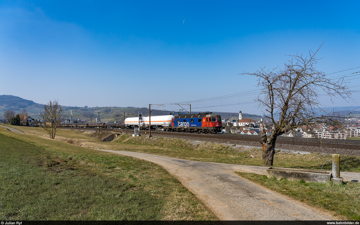 SBBC Re 620 011 / Frick, 7. März 2022<br>
WLV-Zug 60185 Basel RB - Chiasso Smistamento