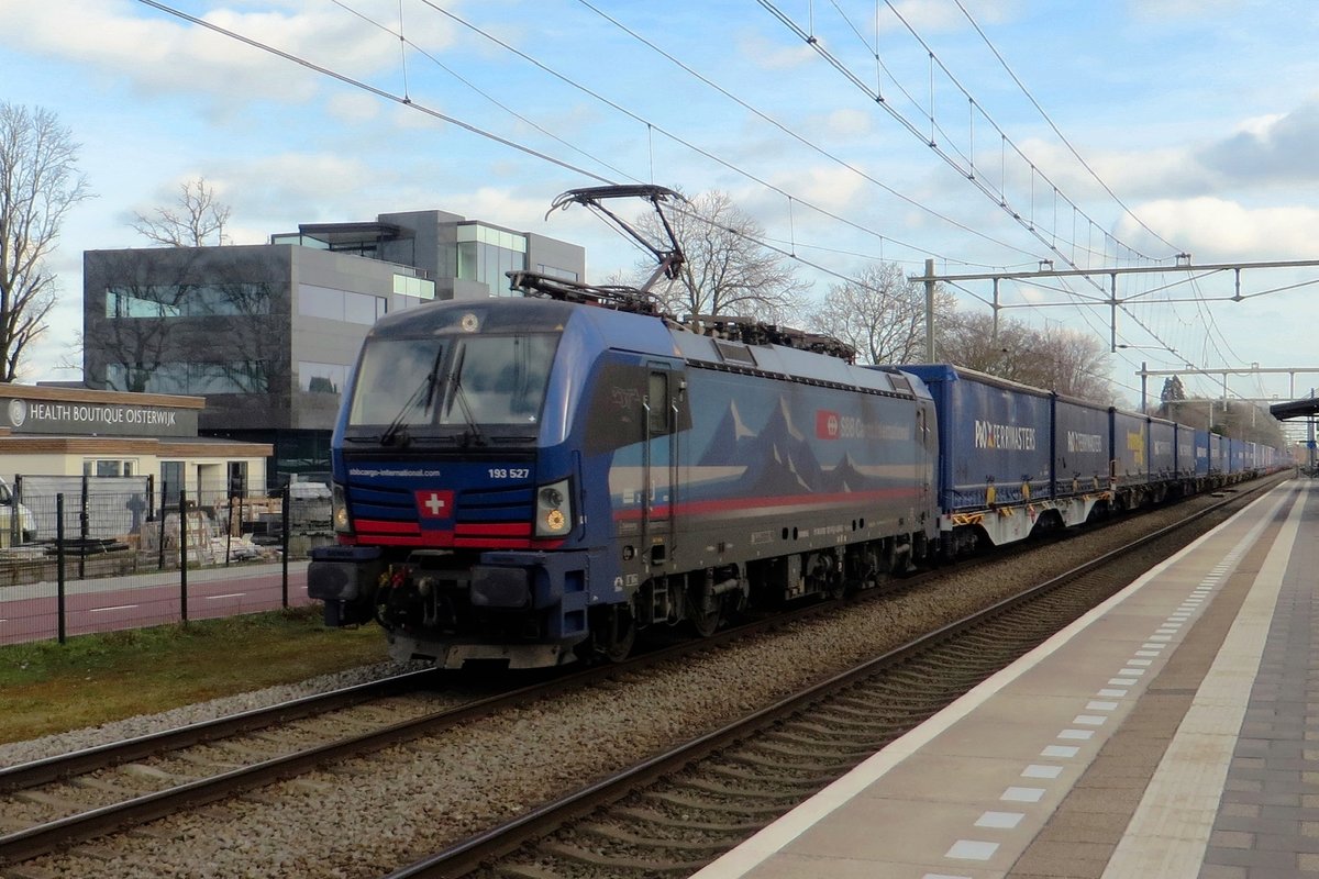 SBBCI 193 527 zieht am 23 Februar 2021 ein KLV durch Oisterwijk.