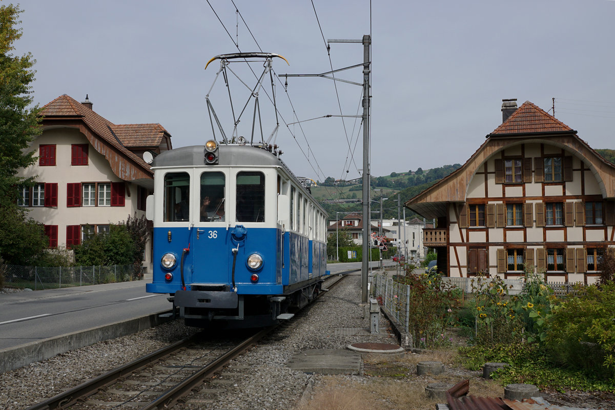 S'BLAUE BÄHNLI NACH WORB
Regionalverkehr Bern-Solothurn RBS
Eisenbahnromantik im Worblental anlässlich der Zvierifahrt am Bettag vom 17. September 2018 mit dem BDe 4/4 36.
In der ländlichen Gegend bei Boll-Utzigen.
Foto: Walter Ruetsch 