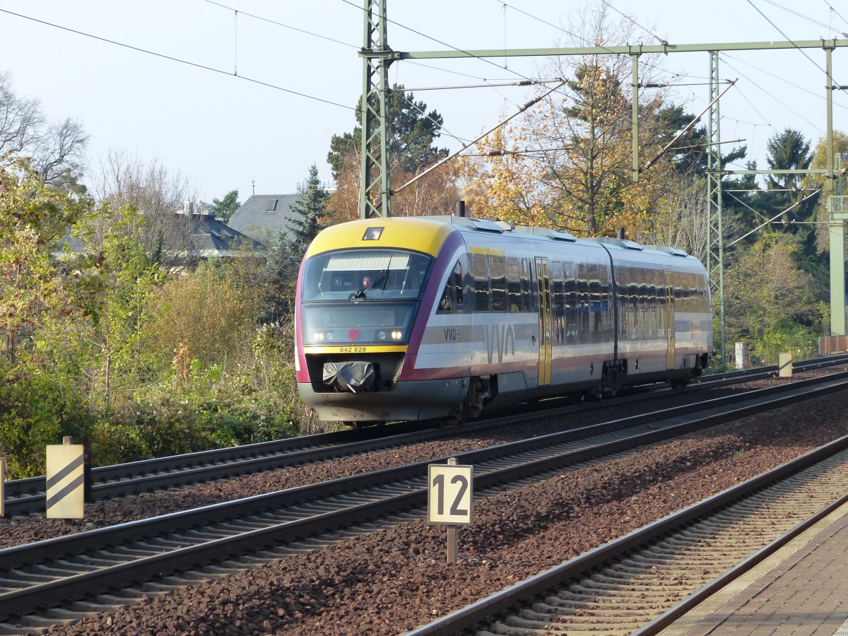 SBS 642 829 fährt am 14.11.2014 durch Dresden-Strehlen.