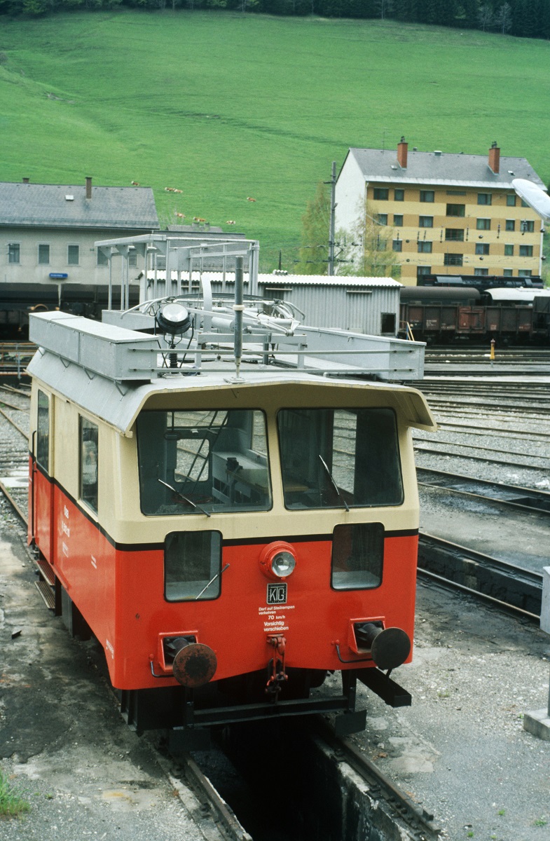Scan vom Dia: Motorturmwagen X512.10, Zf. Vordernberg. (13.05.1984)